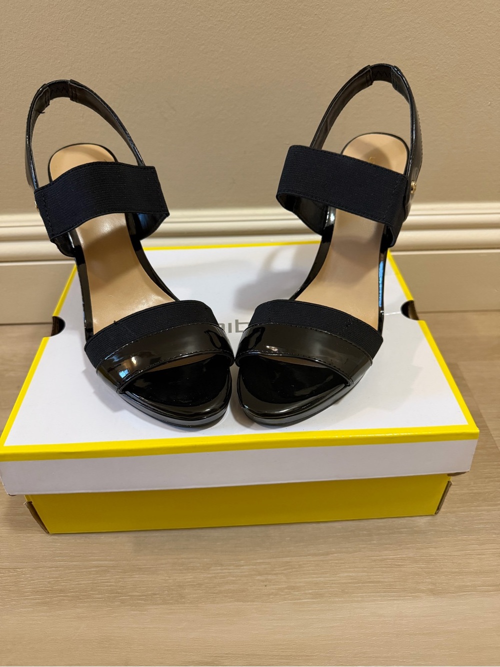 Liz Claiborne Black Slingback Heel